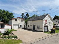 1222 South Wacouta Ave, Prairie Du Chien, WI 53821