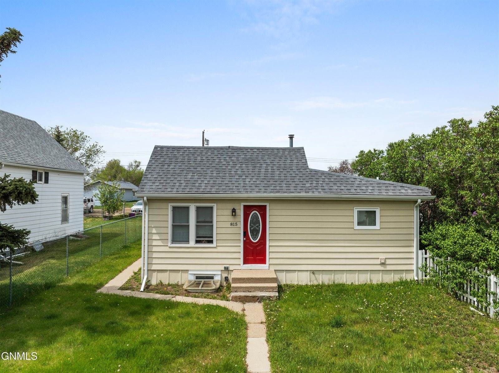 815 5th Avenue West, Williston, ND 58801