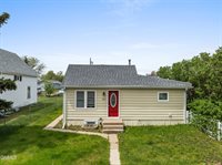 815 5th Avenue West, Williston, ND 58801
