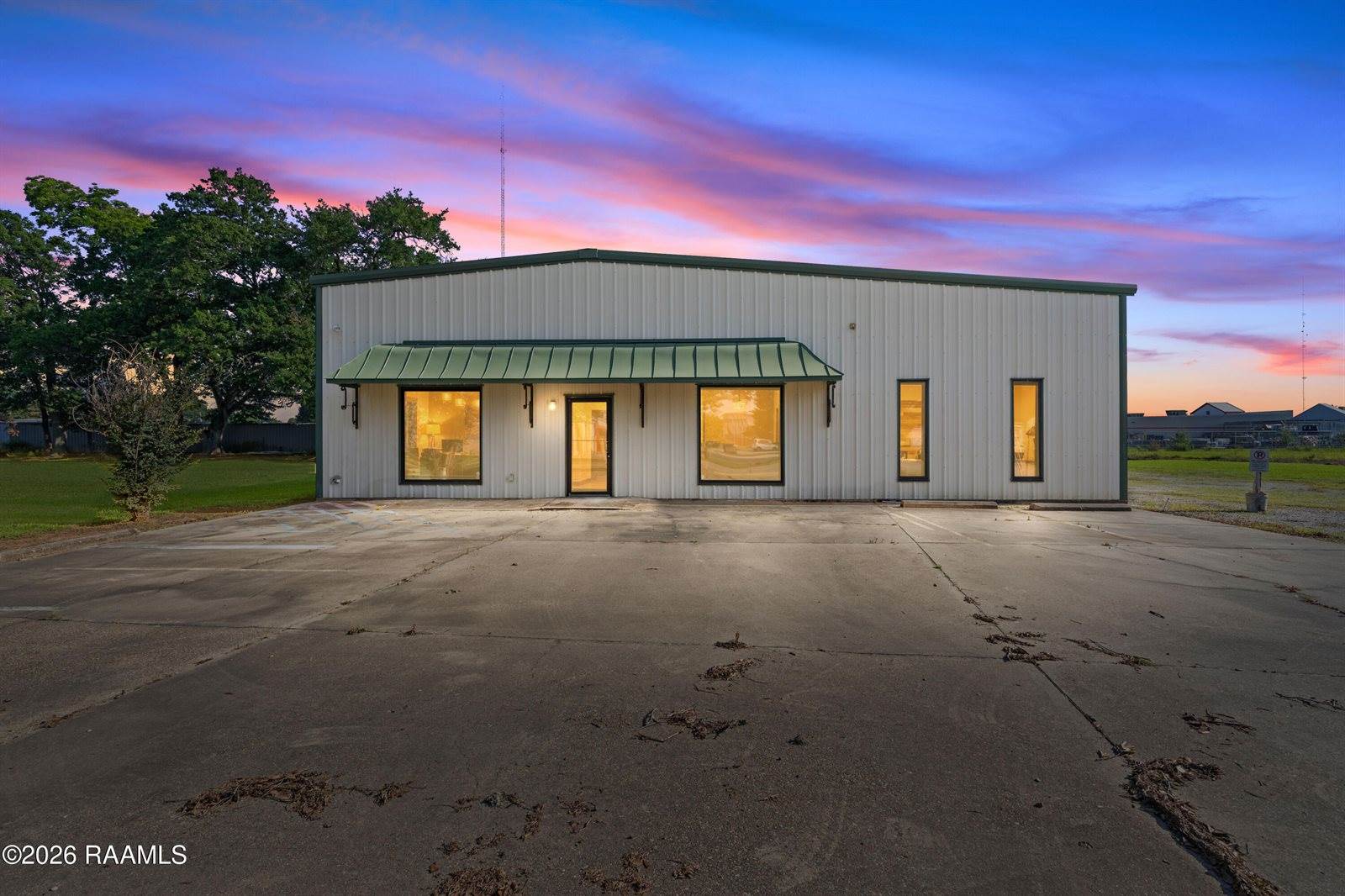 221 Four Park Road, Lafayette, LA 70507