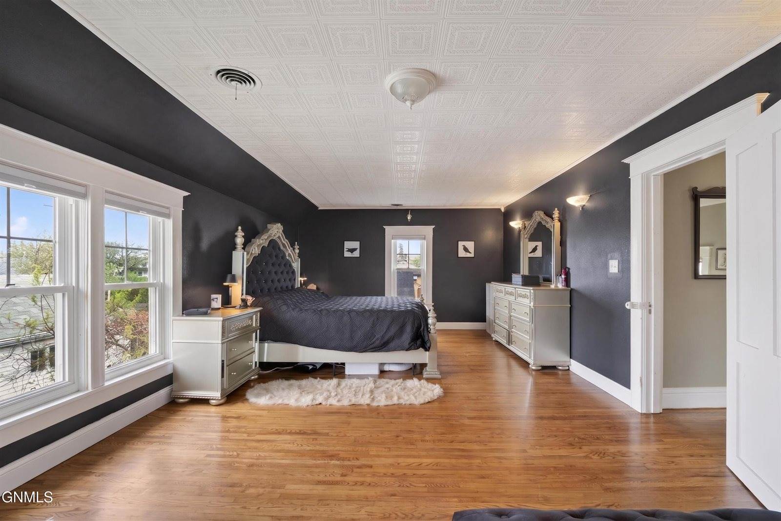 814 1st Avenue East, Williston, ND 58801