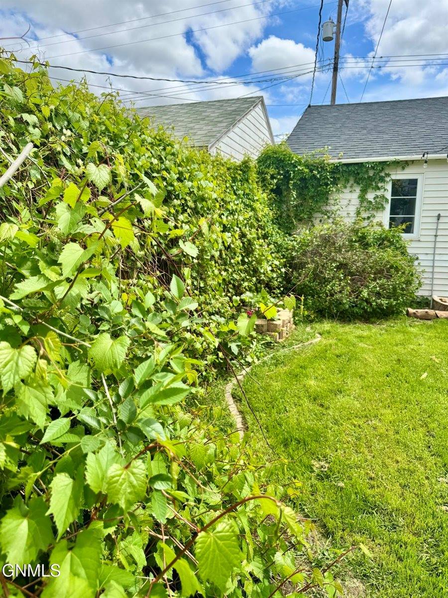 814 1st Avenue East, Williston, ND 58801