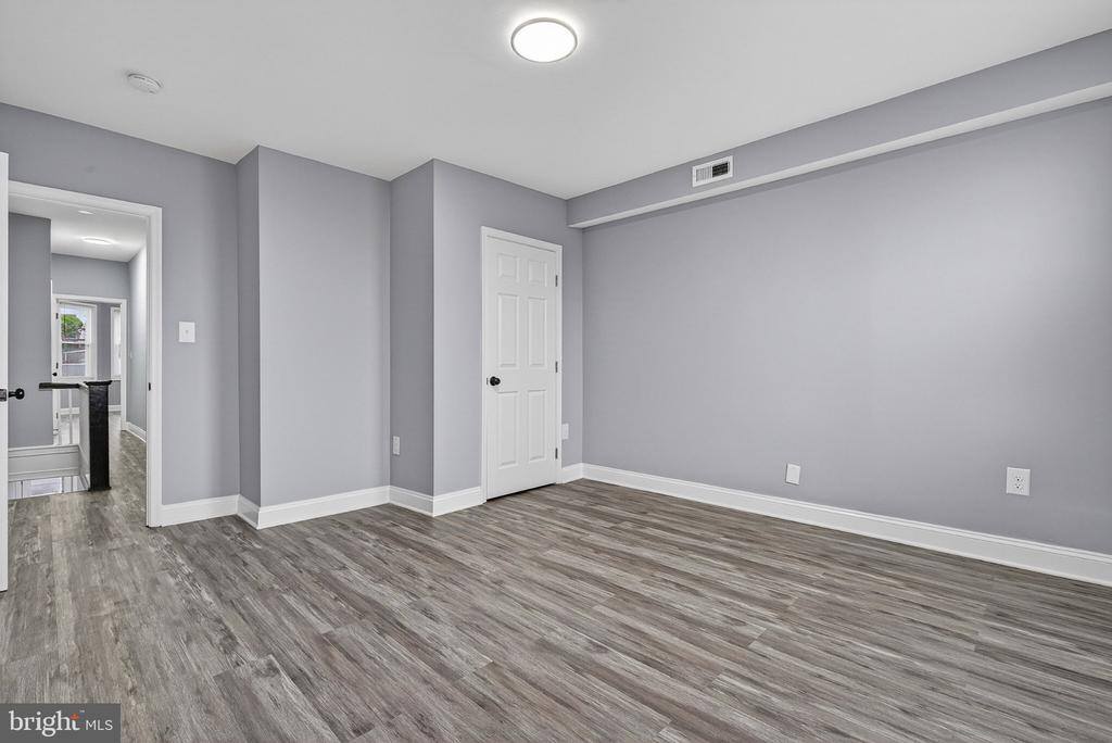 4711 Pennington Avenue, Baltimore, MD 21226