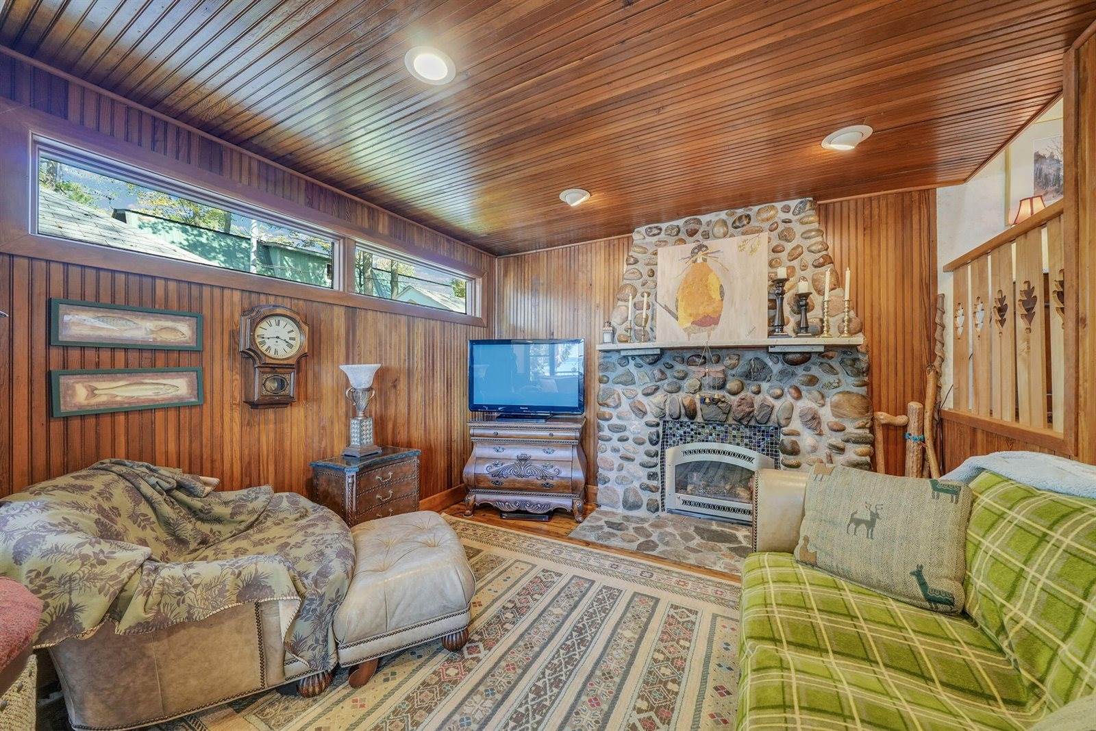 421 Clare Boulevard, Roscommon, MI 48653