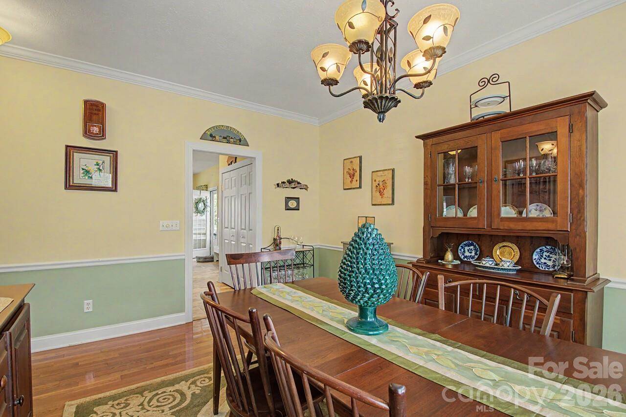 606 Carriage Commons Drive, Hendersonville, NC 28791