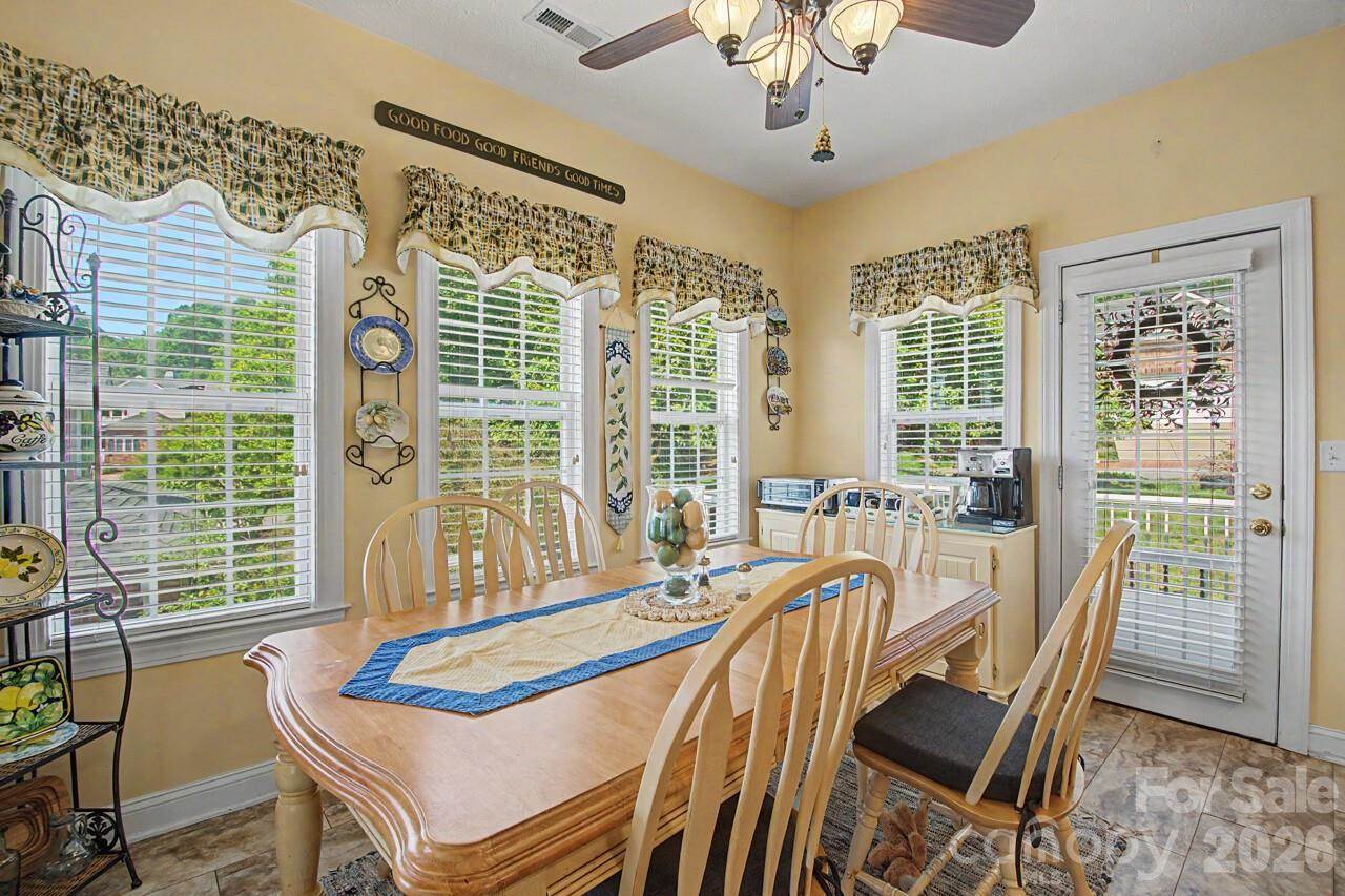 606 Carriage Commons Drive, Hendersonville, NC 28791