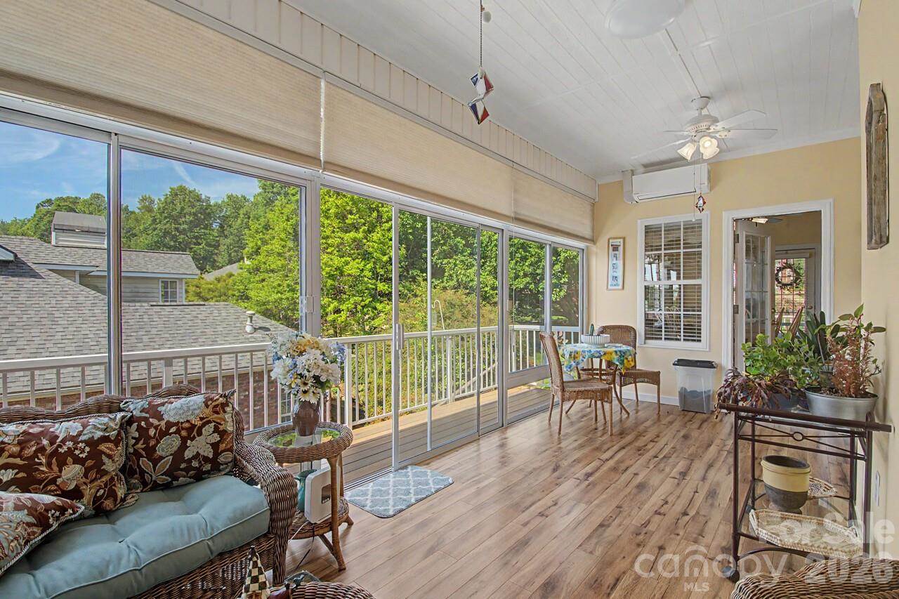 606 Carriage Commons Drive, Hendersonville, NC 28791