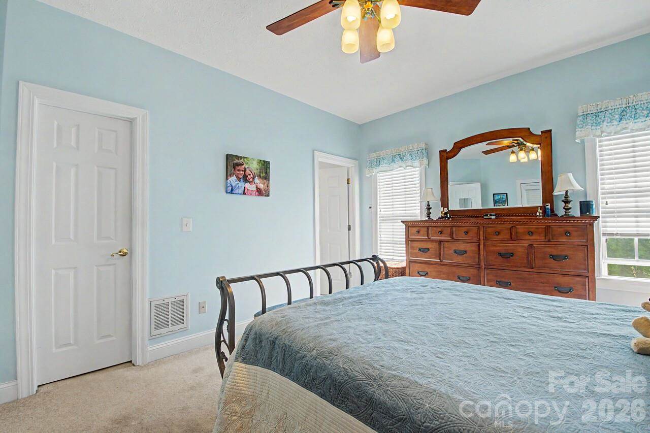 606 Carriage Commons Drive, Hendersonville, NC 28791