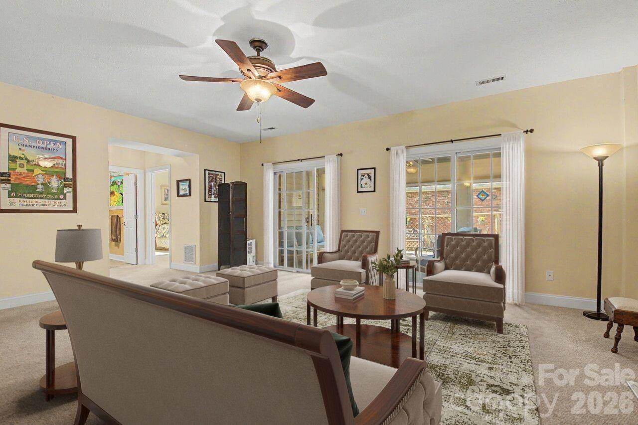 606 Carriage Commons Drive, Hendersonville, NC 28791