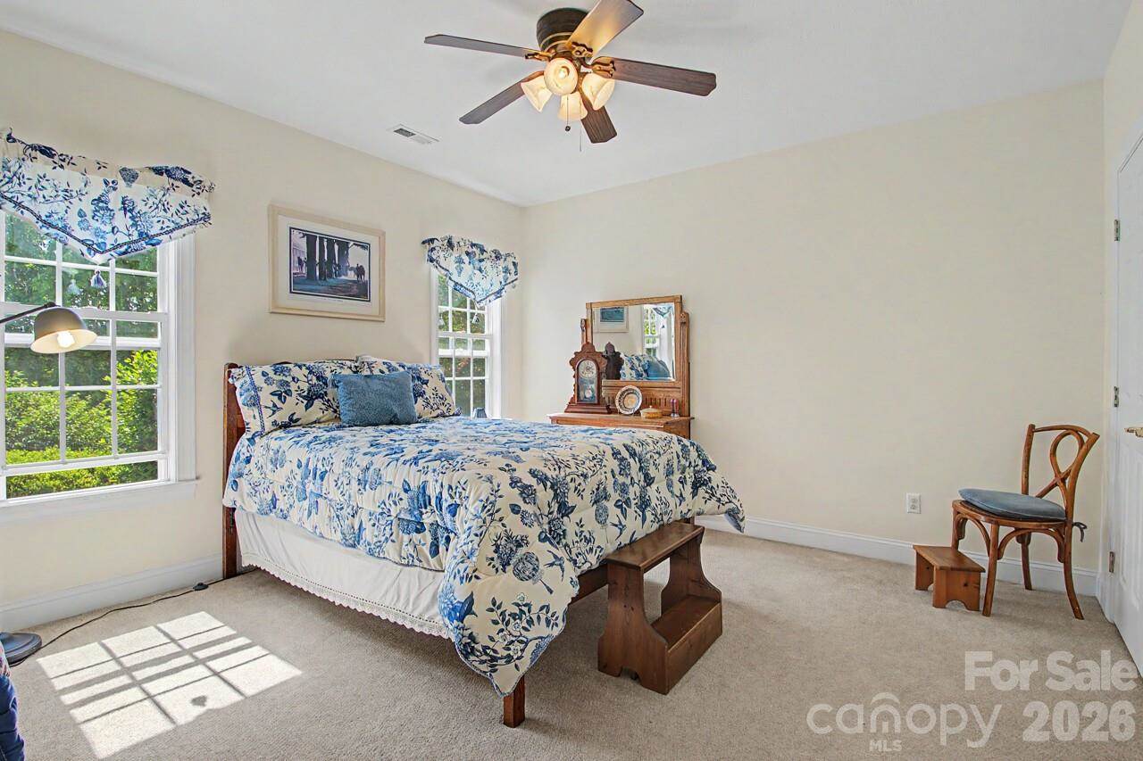 606 Carriage Commons Drive, Hendersonville, NC 28791