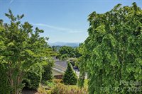 606 Carriage Commons Drive, Hendersonville, NC 28791