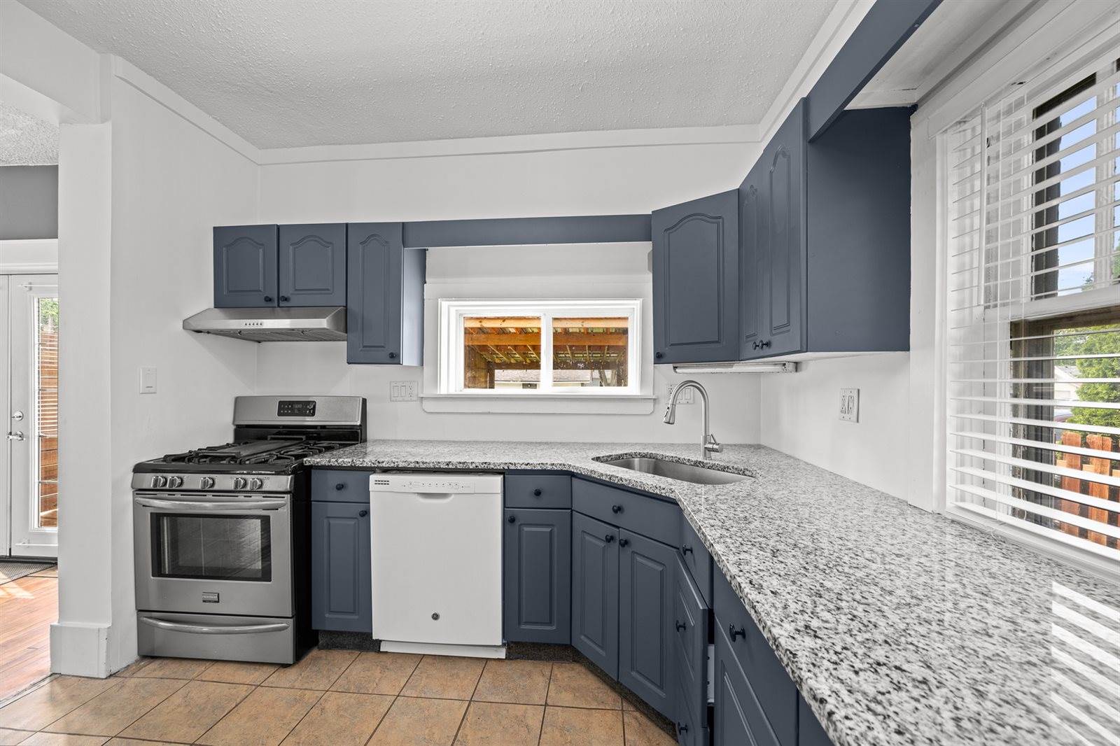 1830 Avenue Of The Cities, Moline, IL 61265