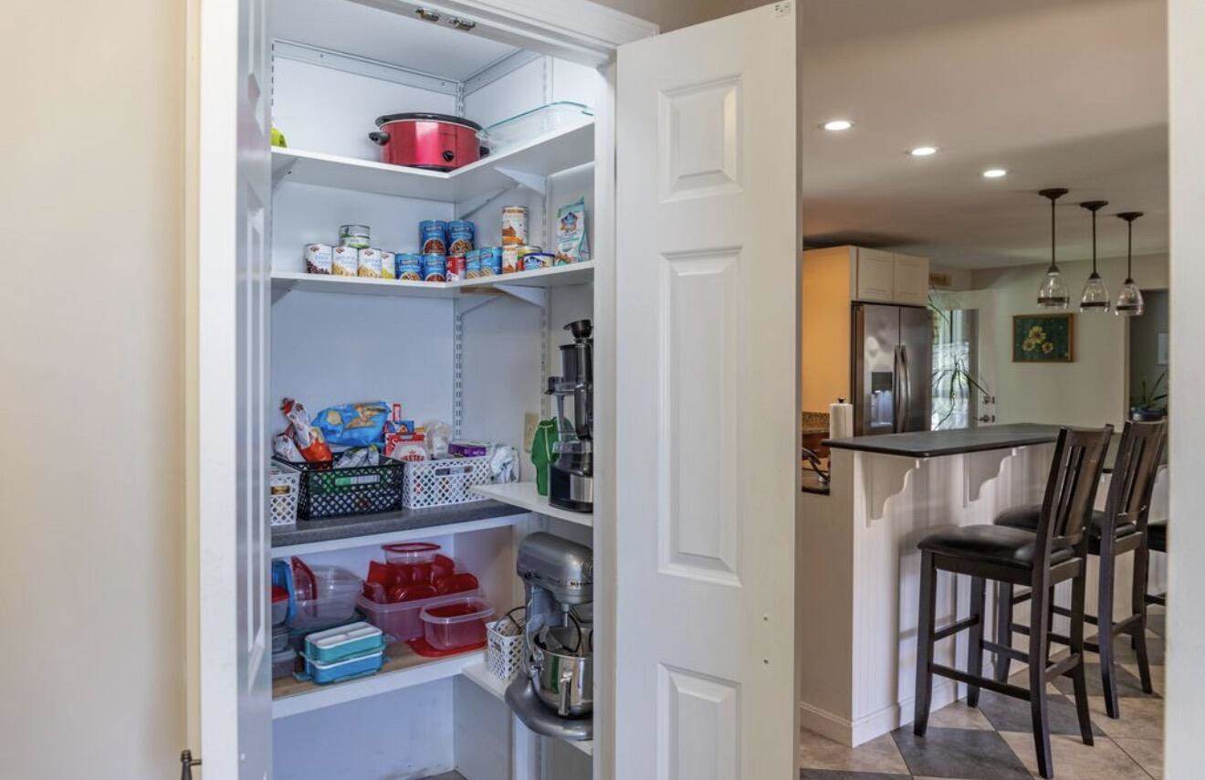 10 Constitution Avenue, Hampden, ME 04444