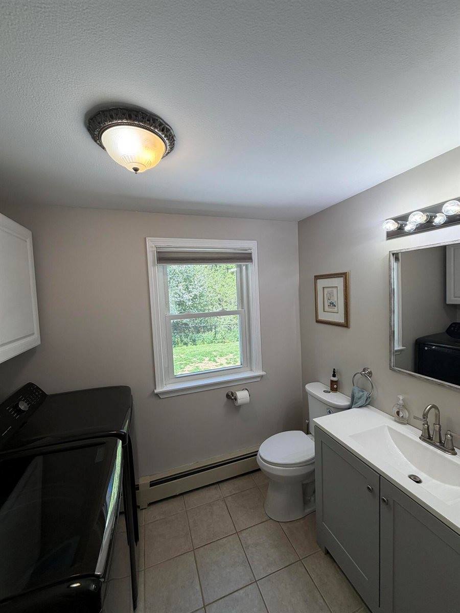 10 Constitution Avenue, Hampden, ME 04444