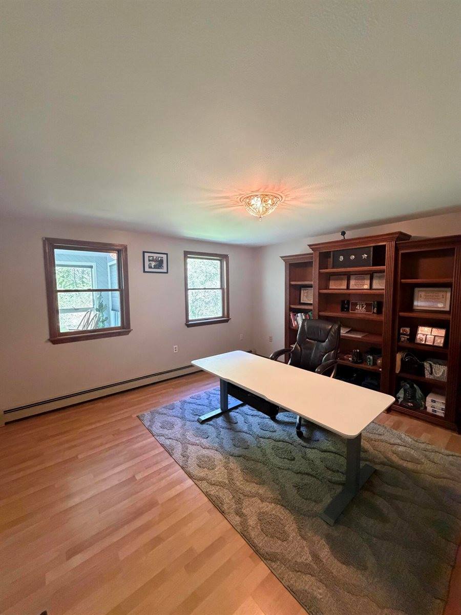 10 Constitution Avenue, Hampden, ME 04444