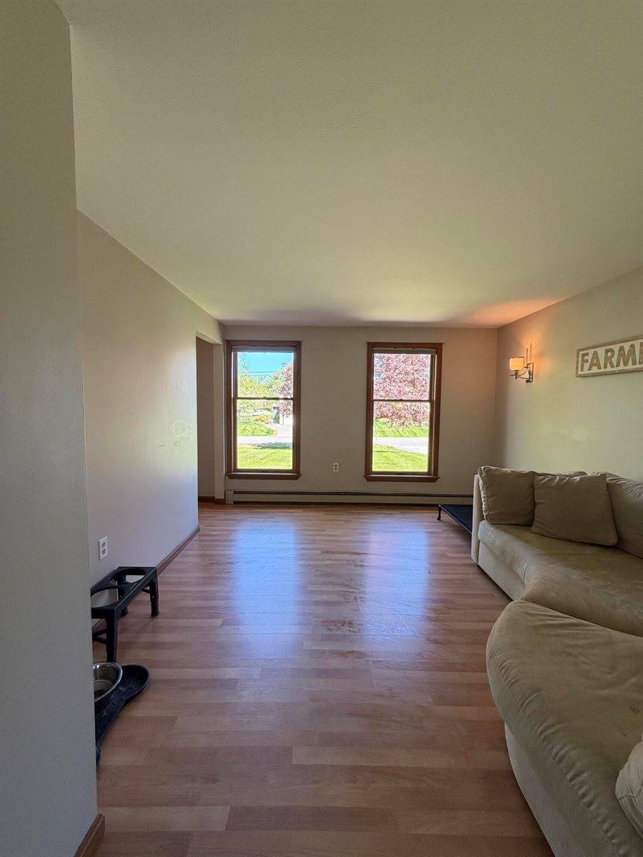 10 Constitution Avenue, Hampden, ME 04444