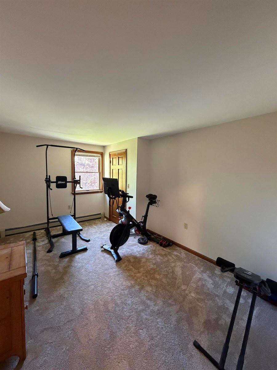 10 Constitution Avenue, Hampden, ME 04444