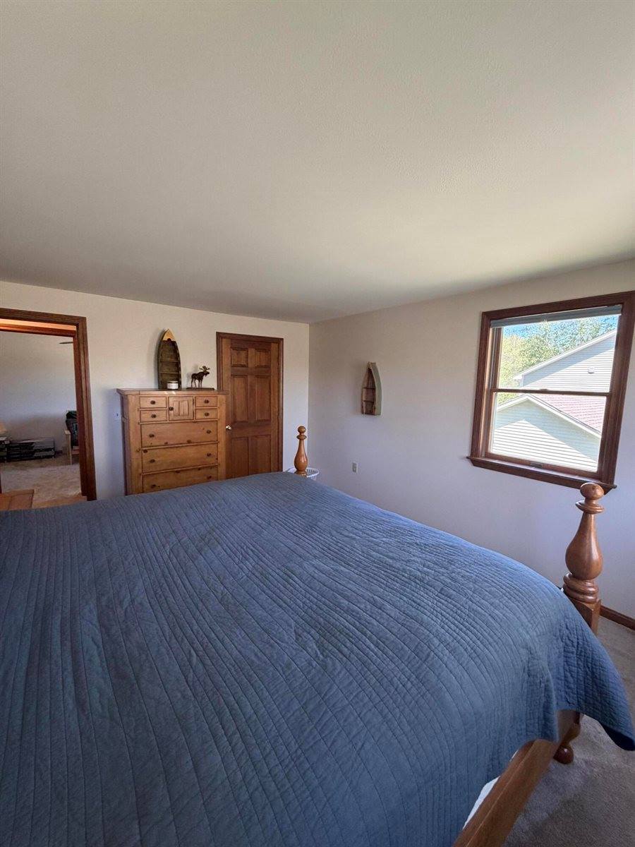10 Constitution Avenue, Hampden, ME 04444