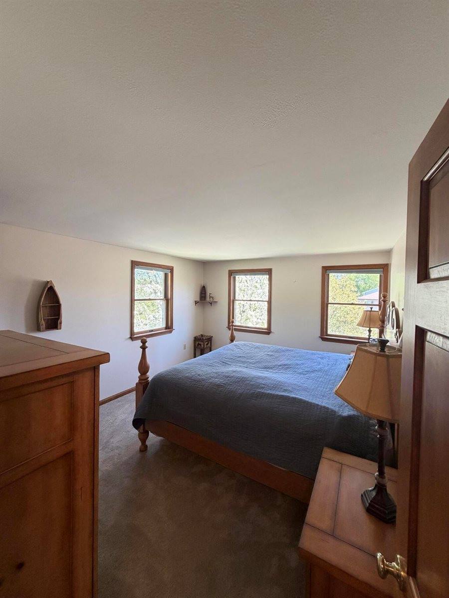 10 Constitution Avenue, Hampden, ME 04444