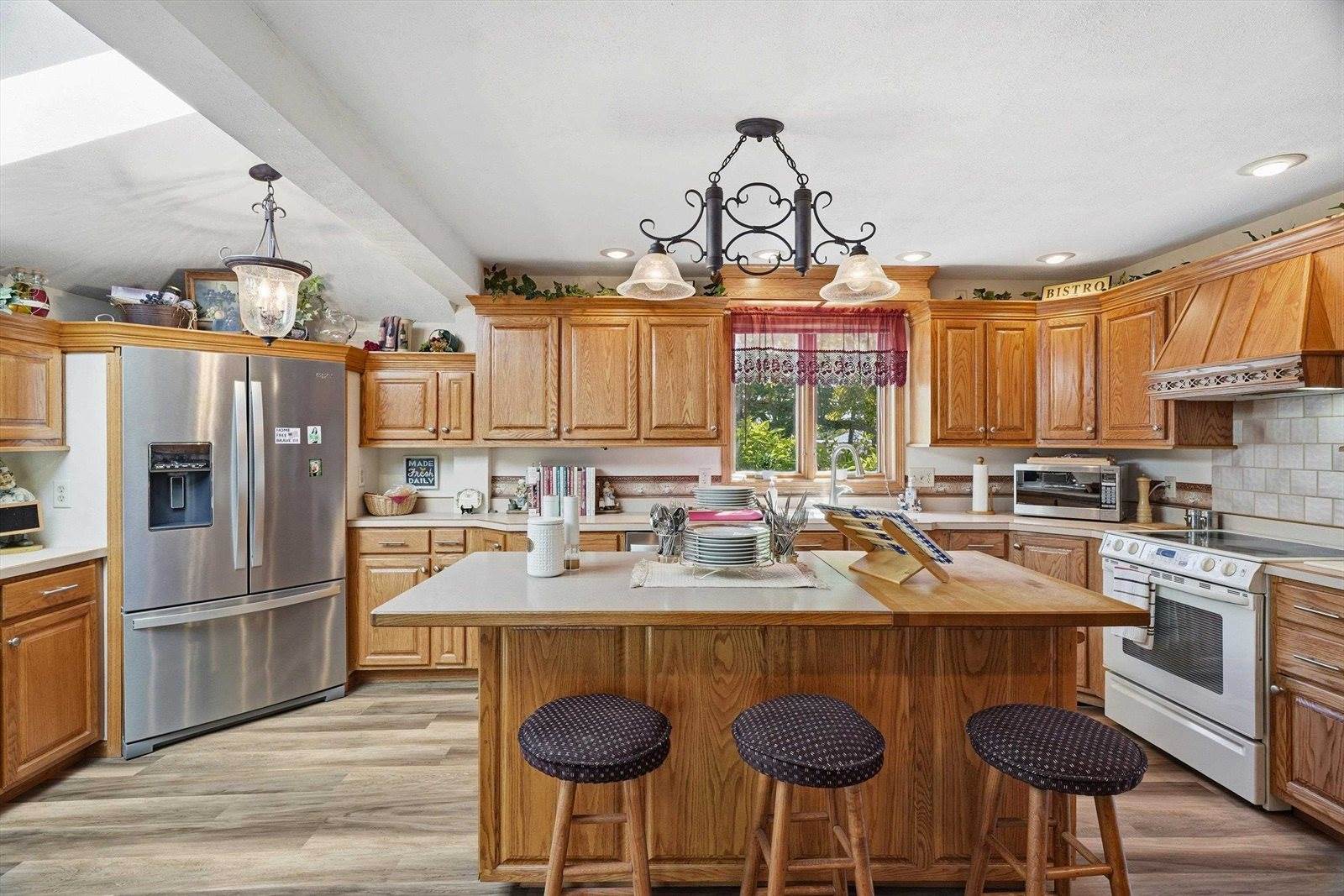 1811 E 4th Street, Marshfield, WI 54449
