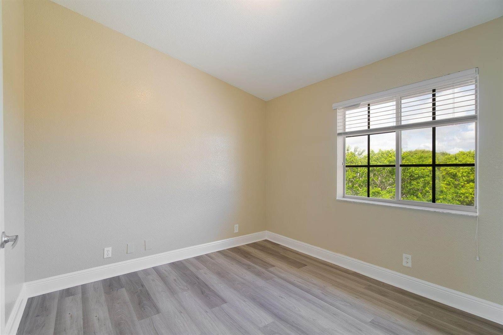 1718 NE 6th Street, Boynton Beach, FL 33435