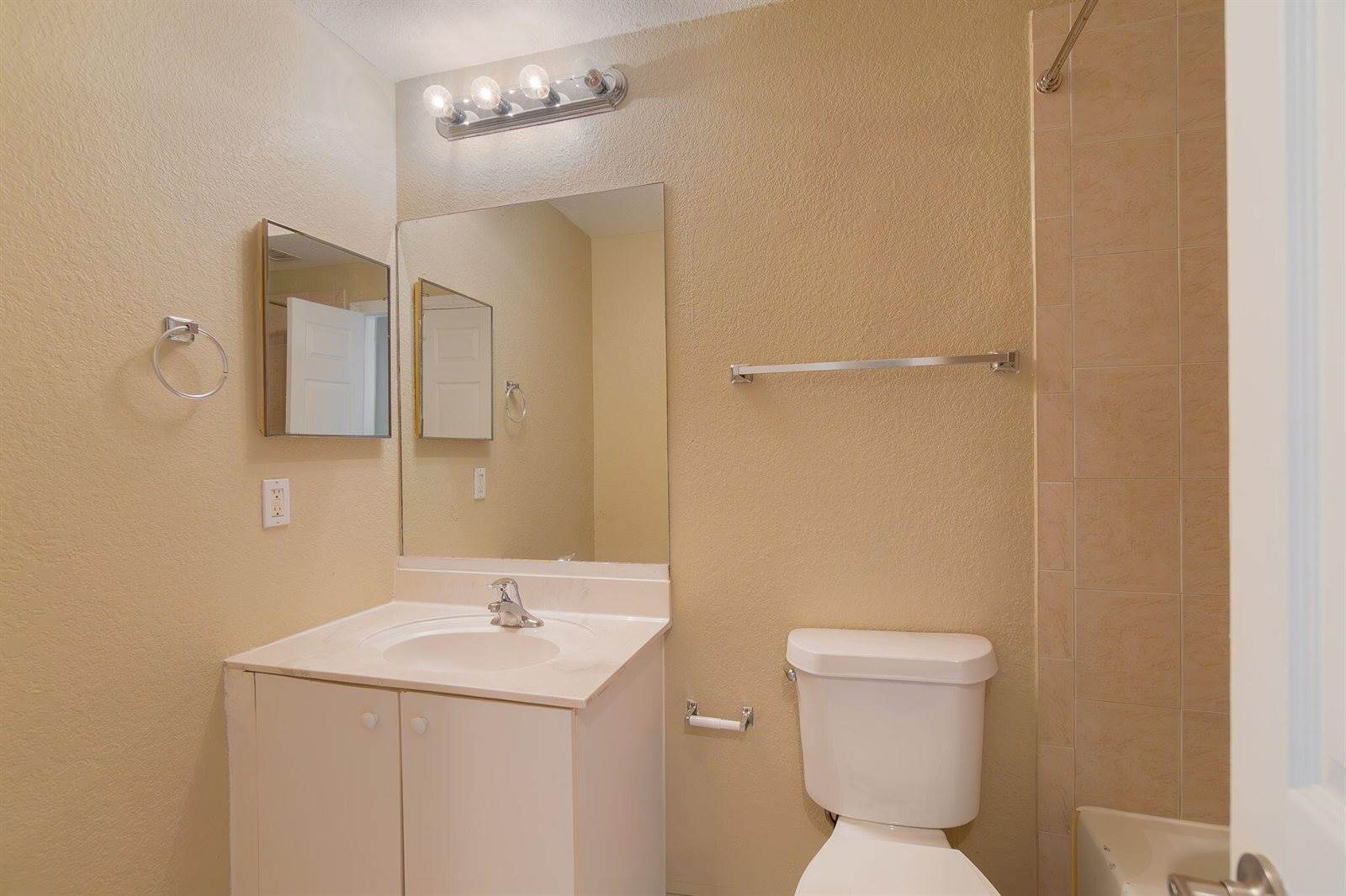 1718 NE 6th Street, Boynton Beach, FL 33435