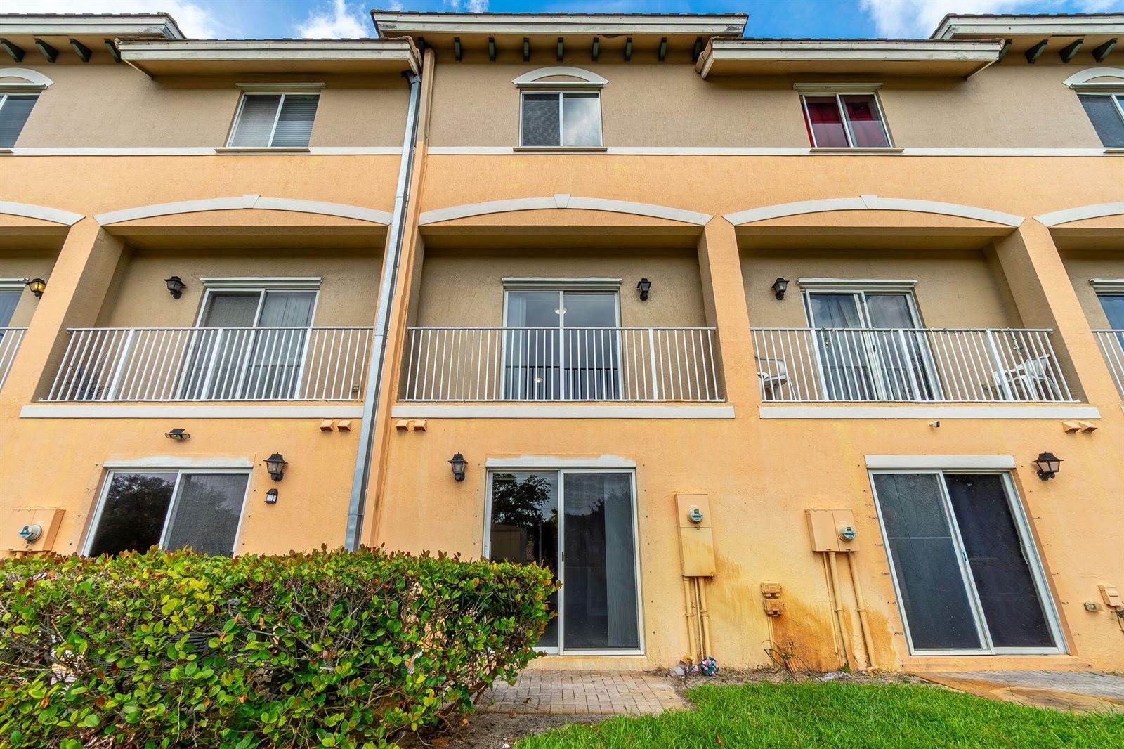 1718 NE 6th Street, Boynton Beach, FL 33435