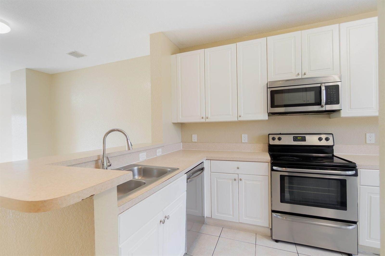 1718 NE 6th Street, Boynton Beach, FL 33435