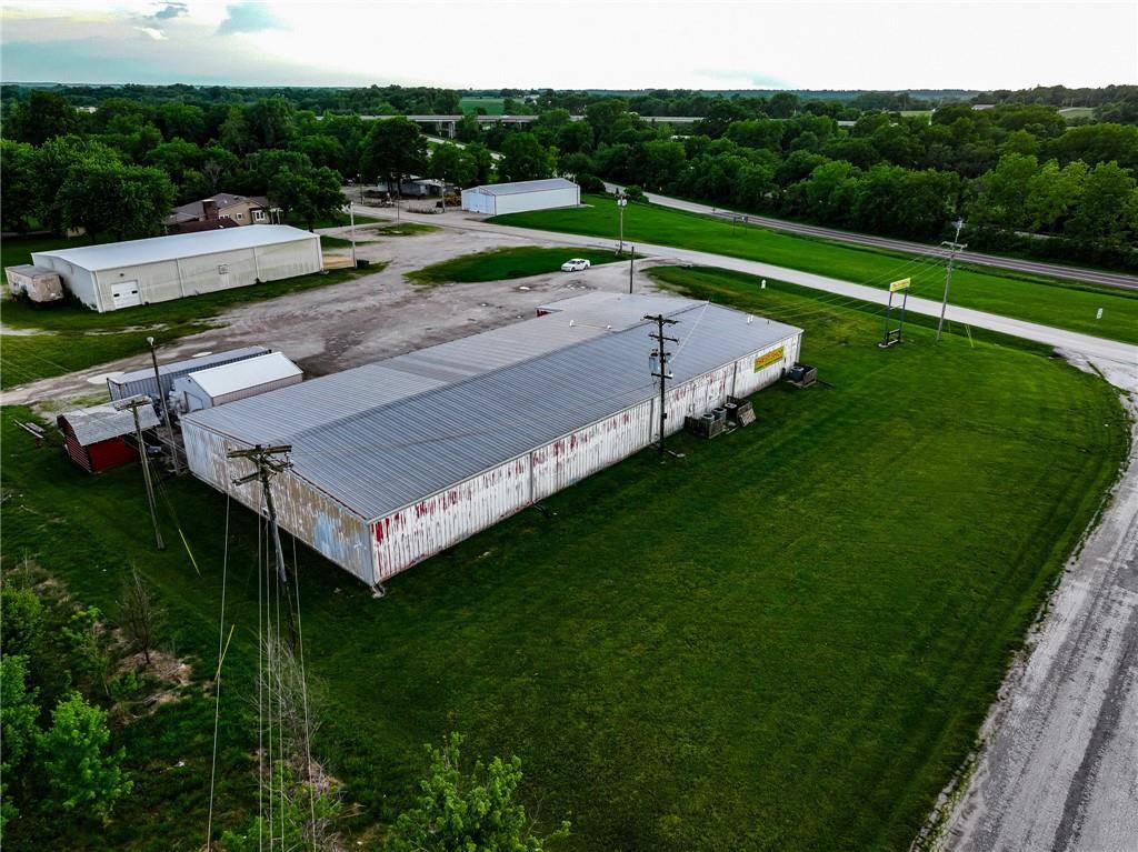 901 South Outer Road, Butler, MO 64730