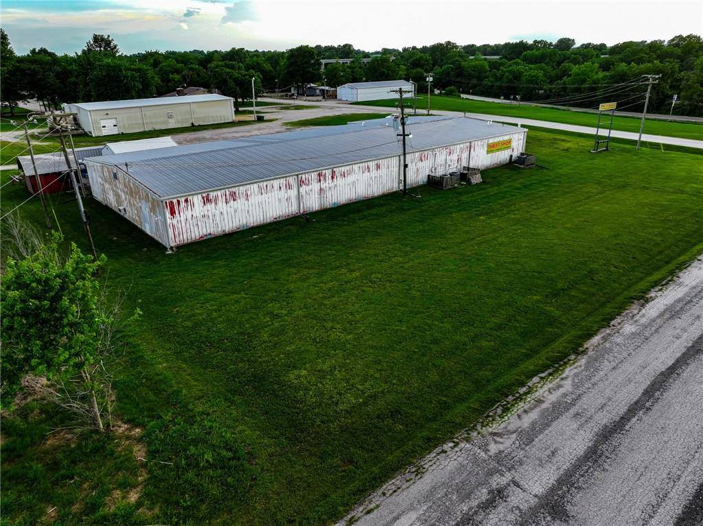 901 South Outer Road, Butler, MO 64730
