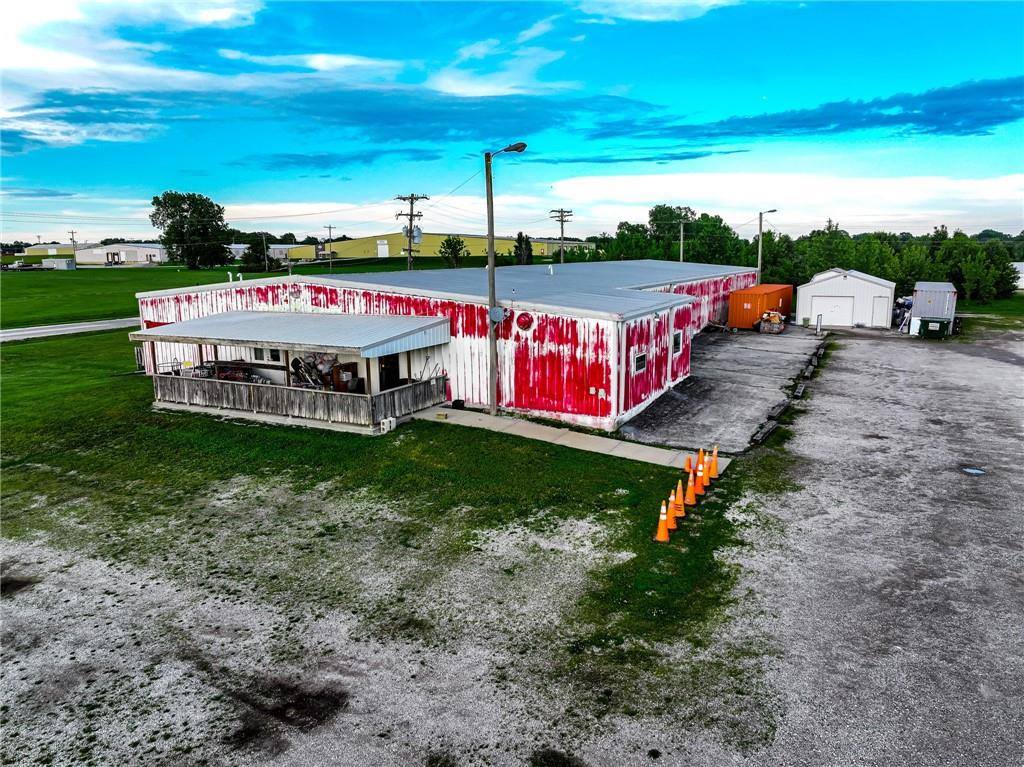 901 South Outer Road, Butler, MO 64730