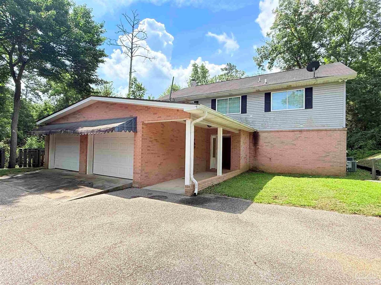 688 Overlook Dr, Monroeville, AL 36460