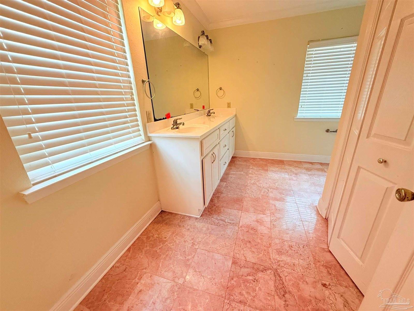 688 Overlook Dr, Monroeville, AL 36460