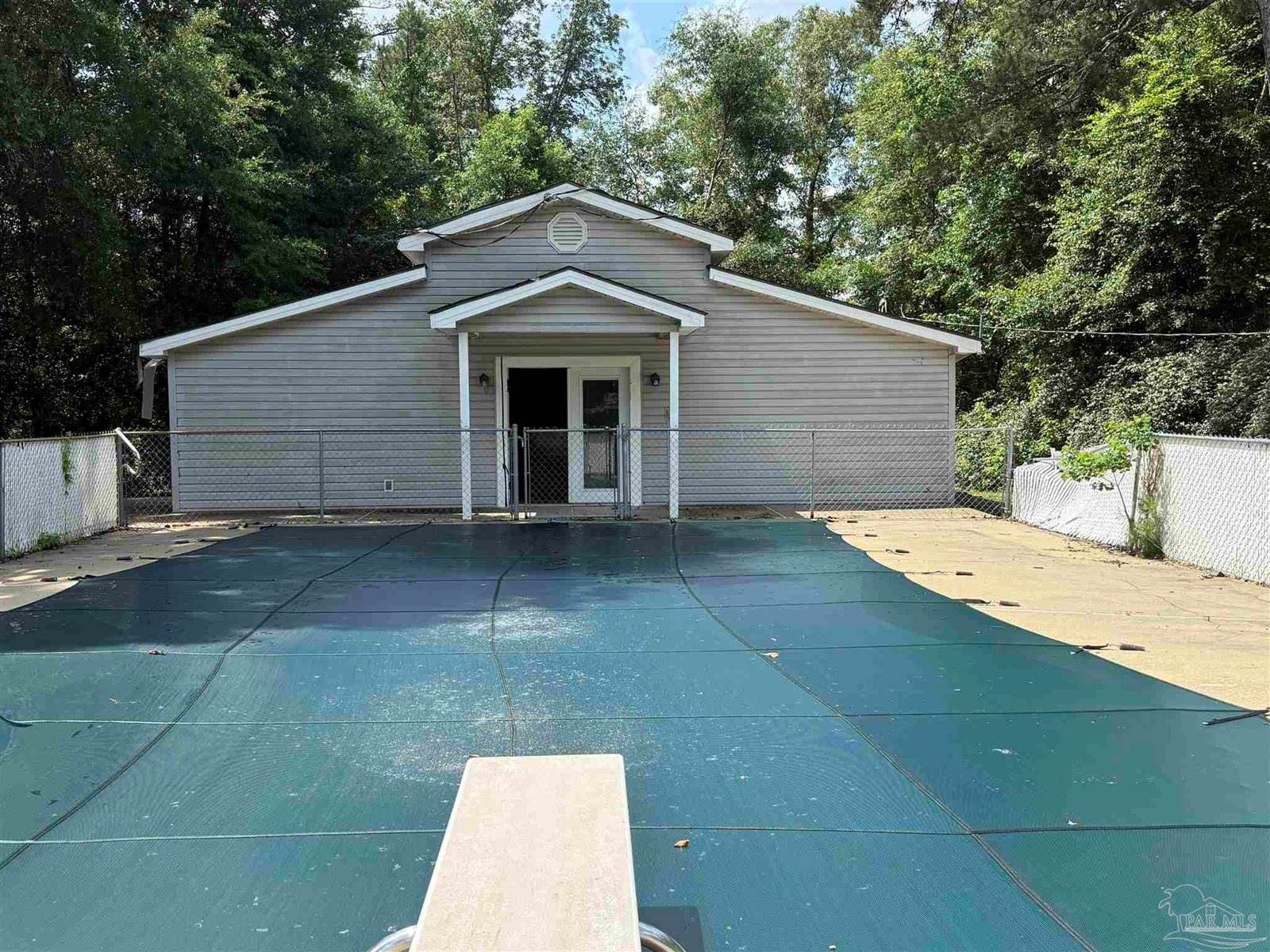 688 Overlook Dr, Monroeville, AL 36460