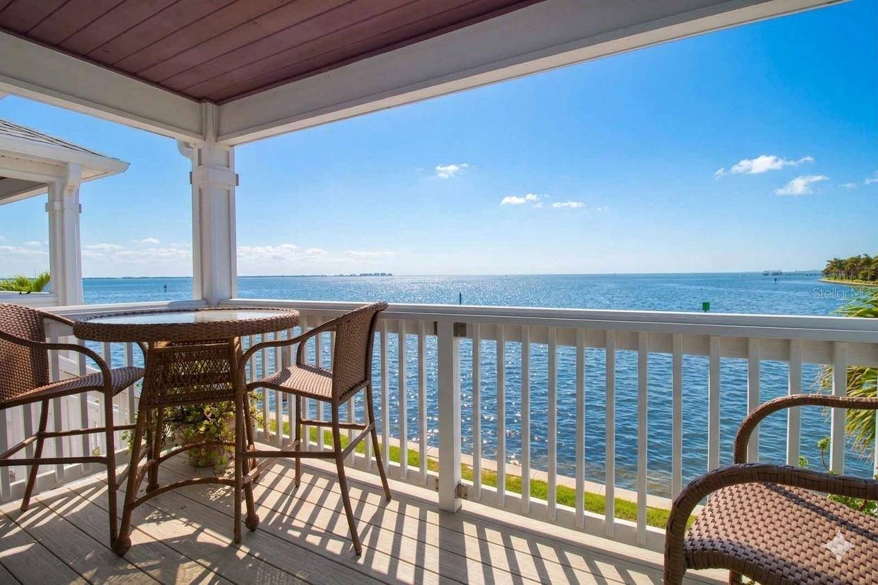 5282 Beach Drive SE, Saint Petersburg, FL 33705