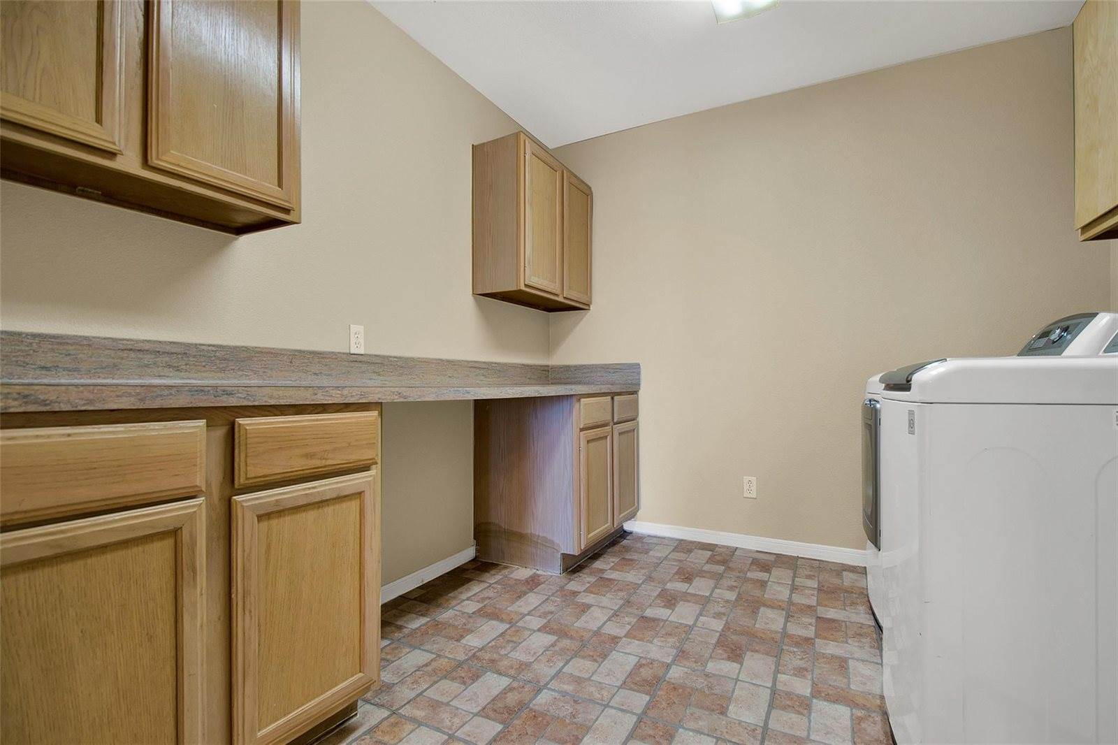 2203 Place Rebecca Lane, Houston, TX 77090