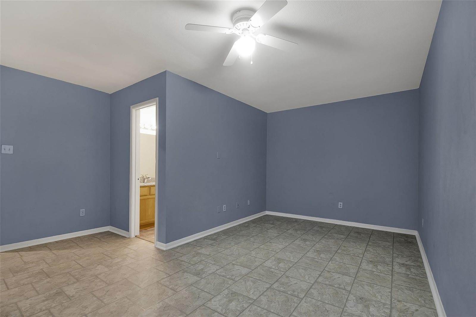 2203 Place Rebecca Lane, Houston, TX 77090