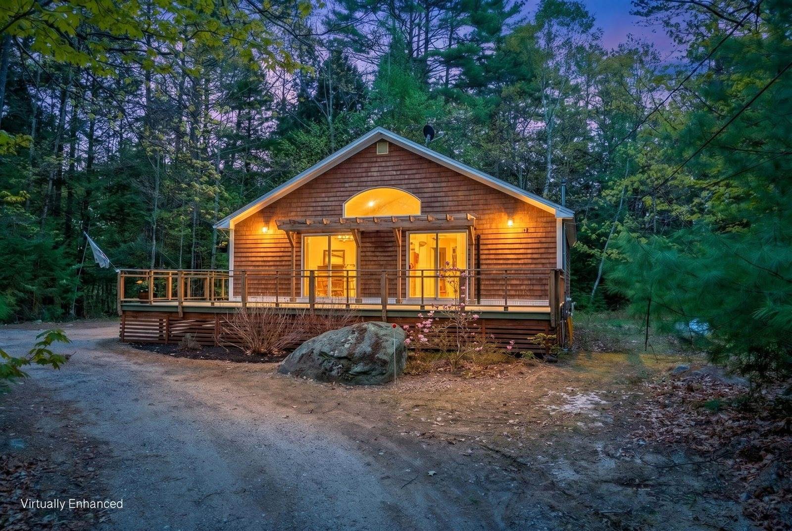 21 Hall Lane, Norway, ME 04268