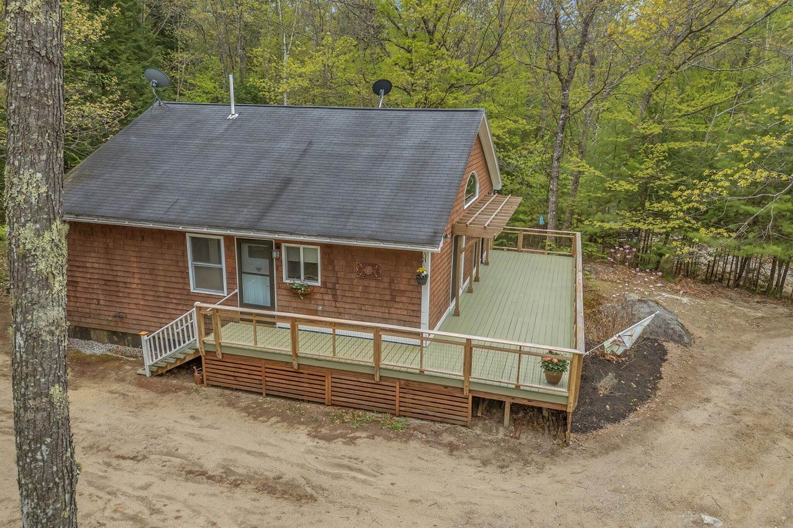 21 Hall Lane, Norway, ME 04268