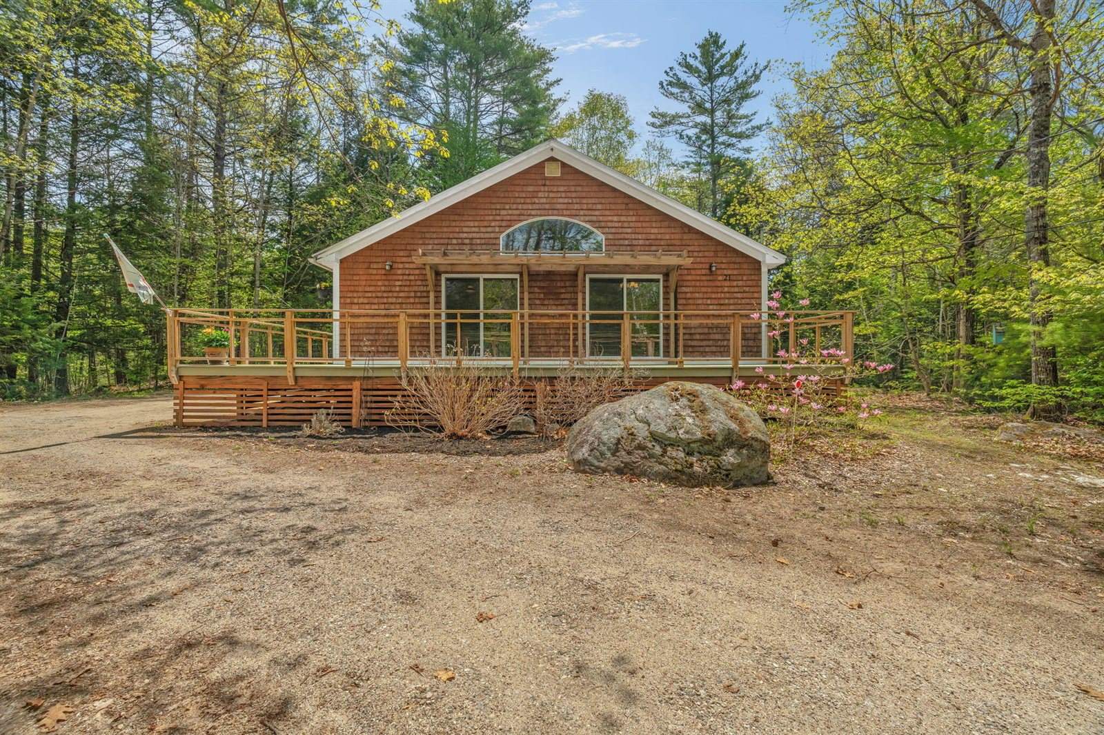21 Hall Lane, Norway, ME 04268