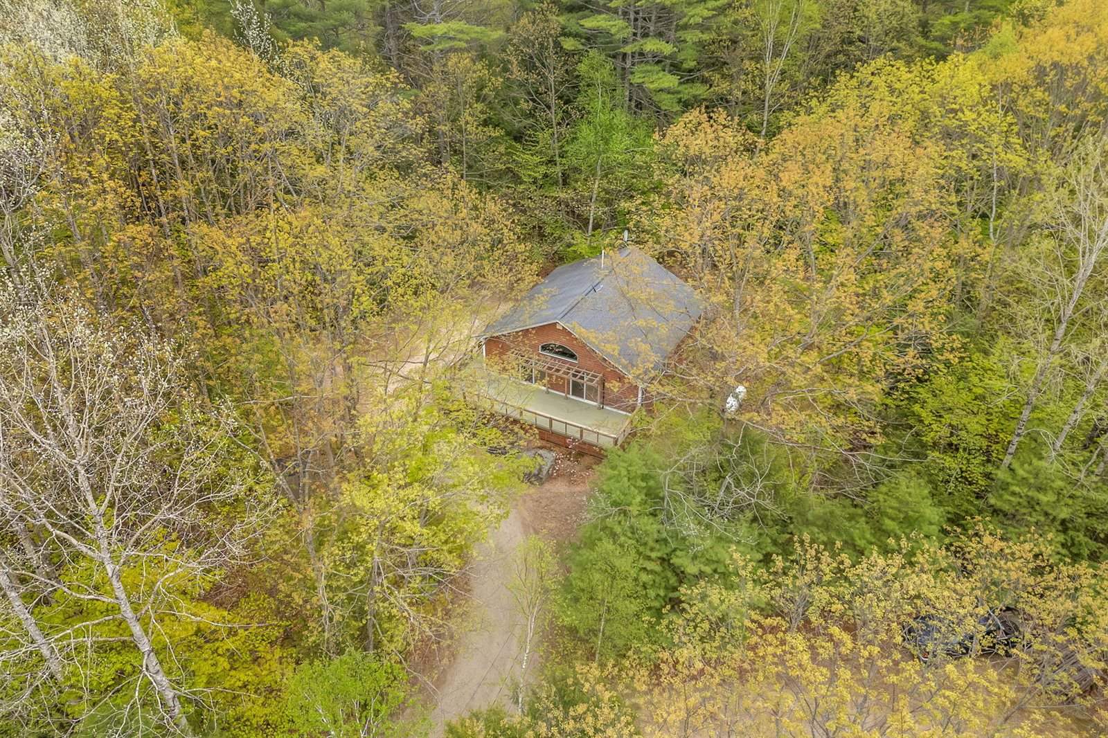 21 Hall Lane, Norway, ME 04268