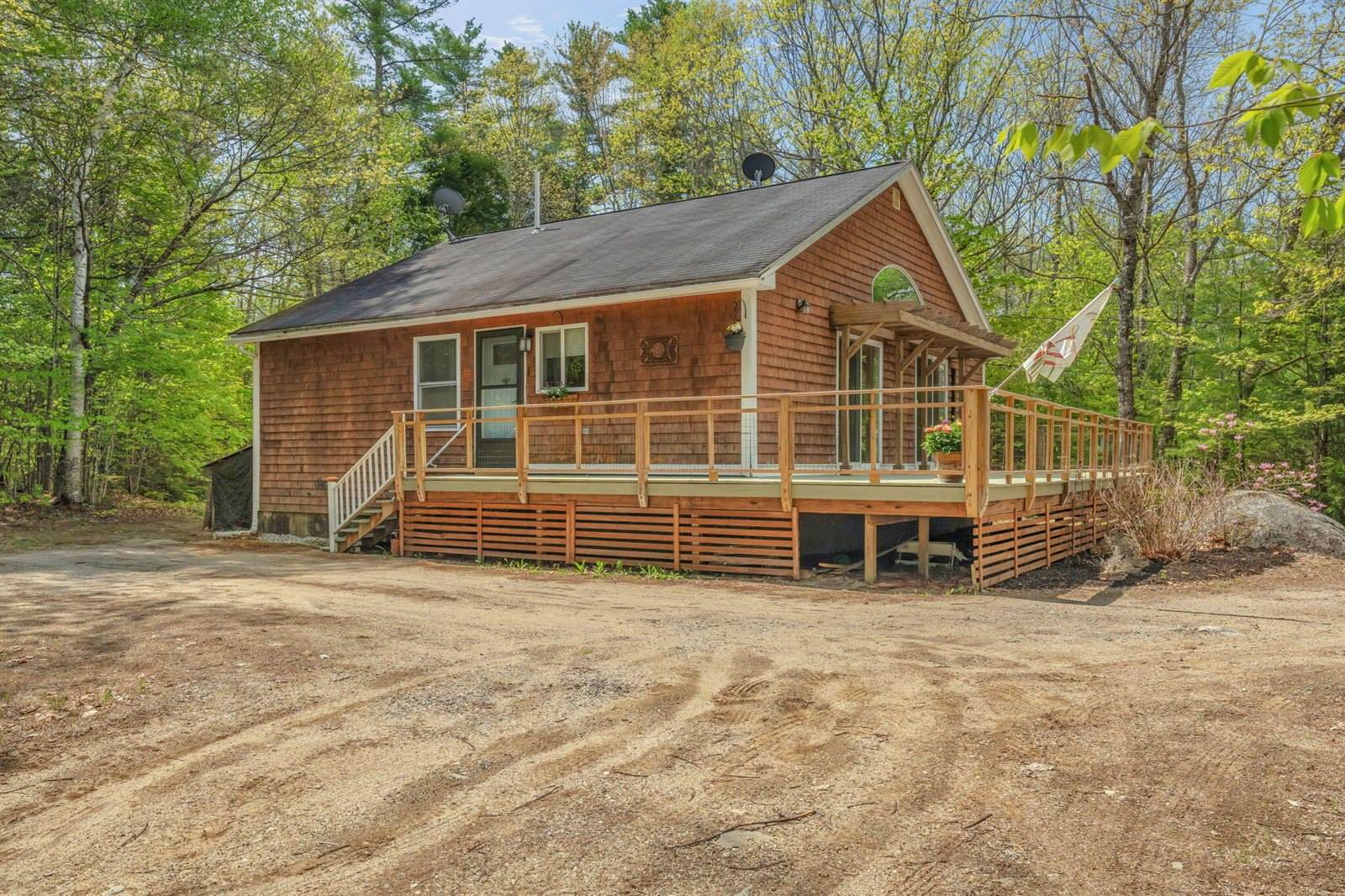 21 Hall Lane, Norway, ME 04268
