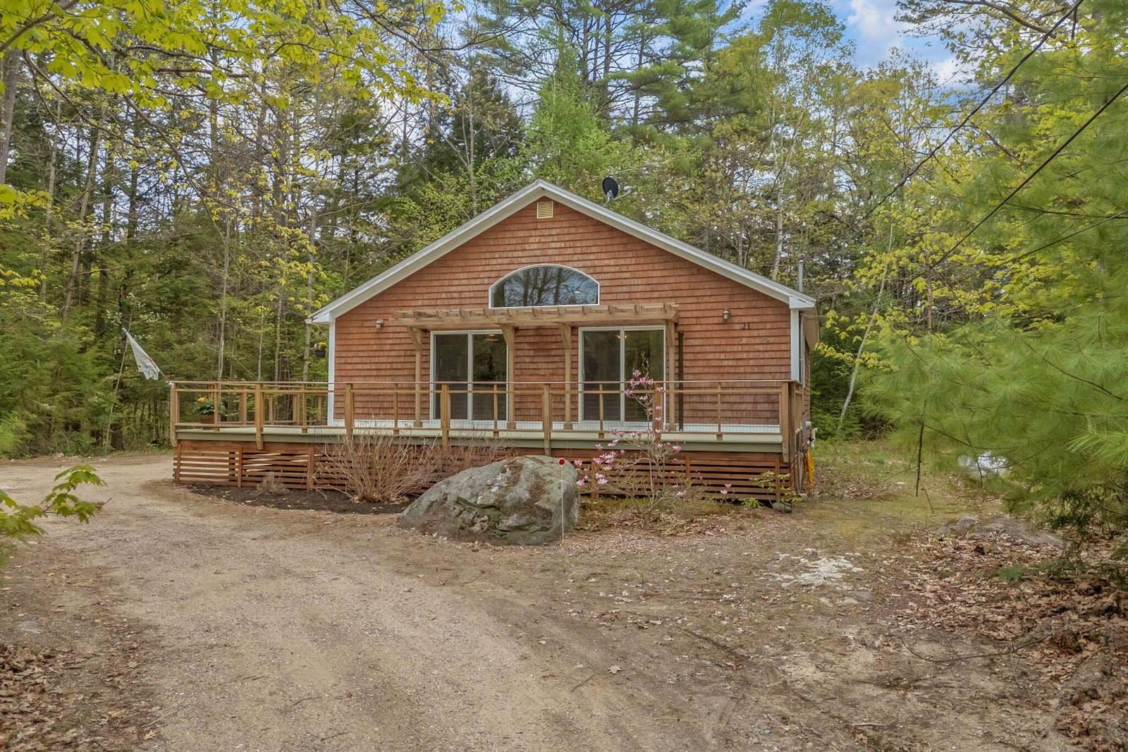 21 Hall Lane, Norway, ME 04268