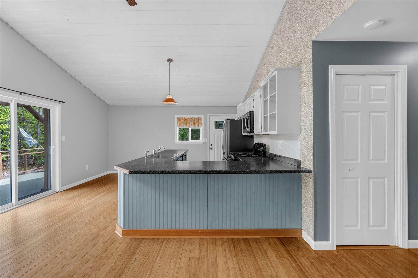 21 Hall Lane, Norway, ME 04268