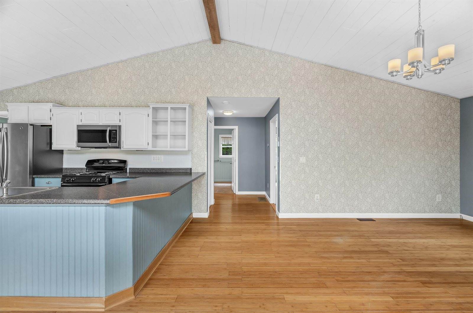 21 Hall Lane, Norway, ME 04268