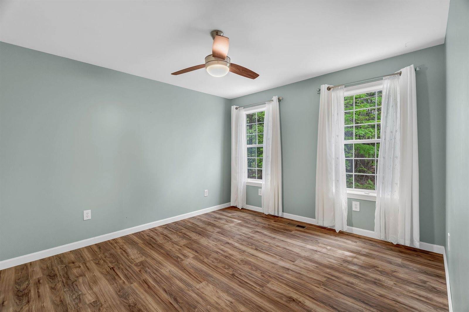21 Hall Lane, Norway, ME 04268