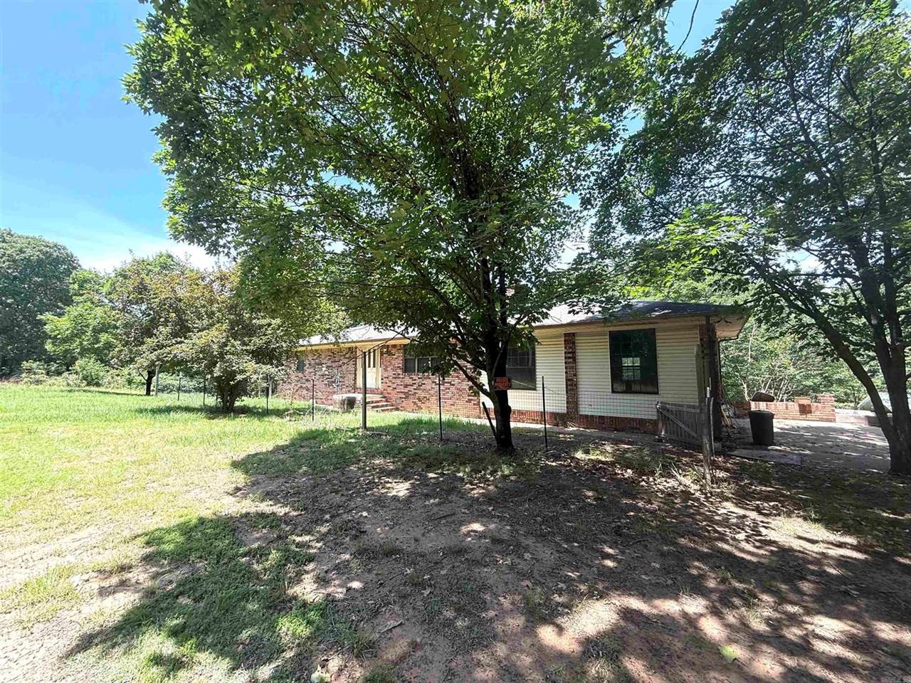 41 Mallory St, Morrilton, AR 72110