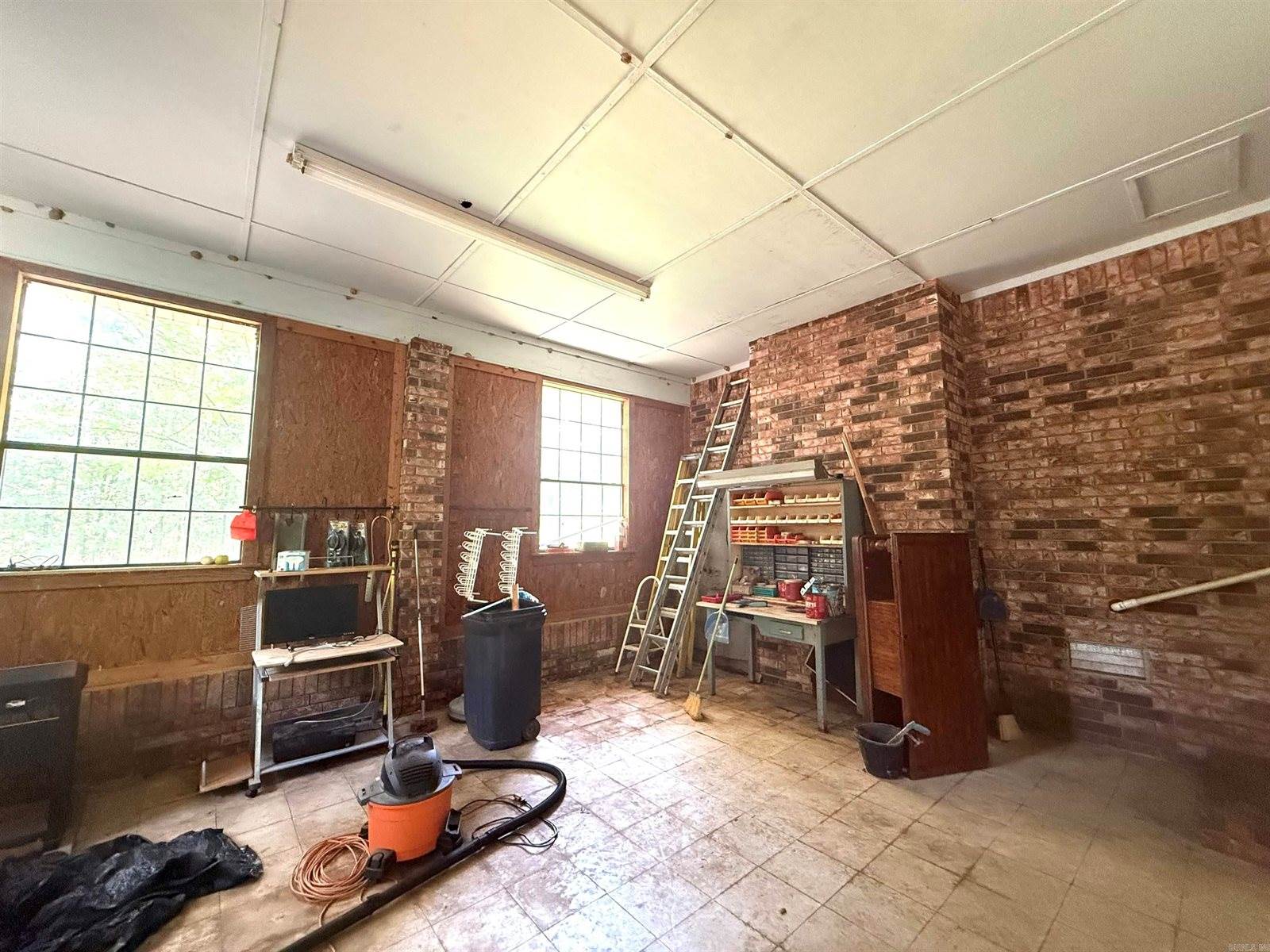 41 Mallory St, Morrilton, AR 72110