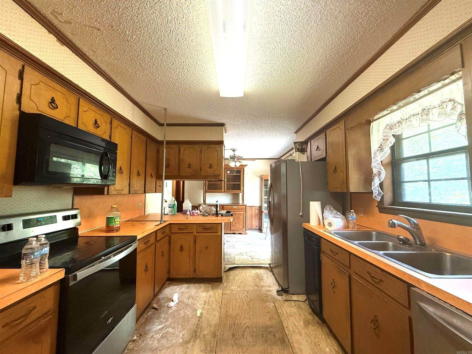 41 Mallory St, Morrilton, AR 72110