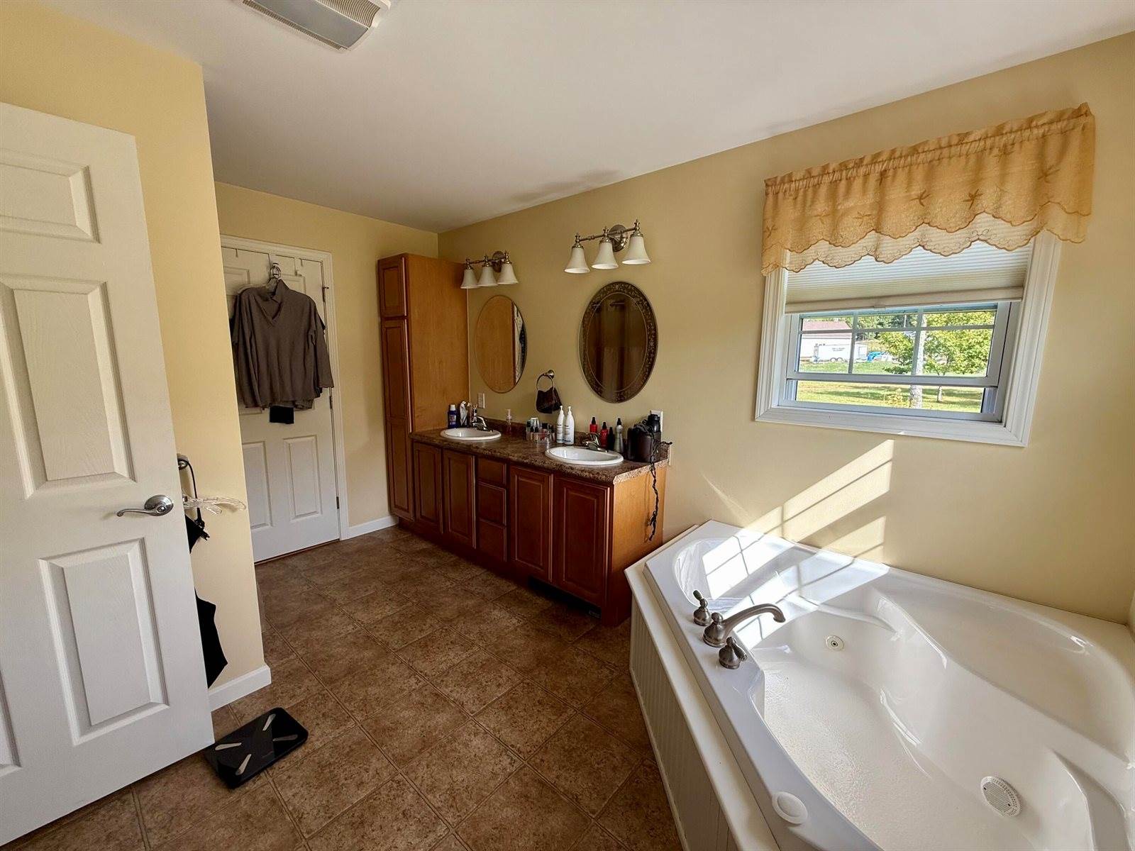 45 Oakview Lane, Enfield, ME 04493